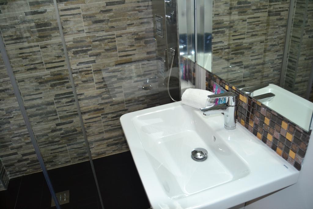 Los Amigos Vip Rooms Madrid Kültér fotó